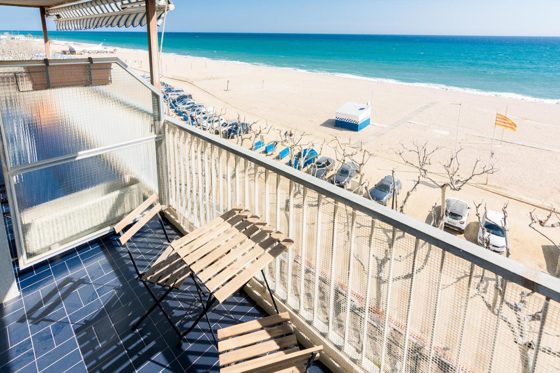 Homeholidaysrentals Etoile Calella Exterior foto